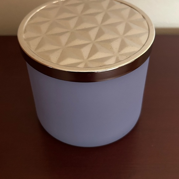 Matte Lavender Candle Jar with Silver Pattern Lid - Picture 2 of 5